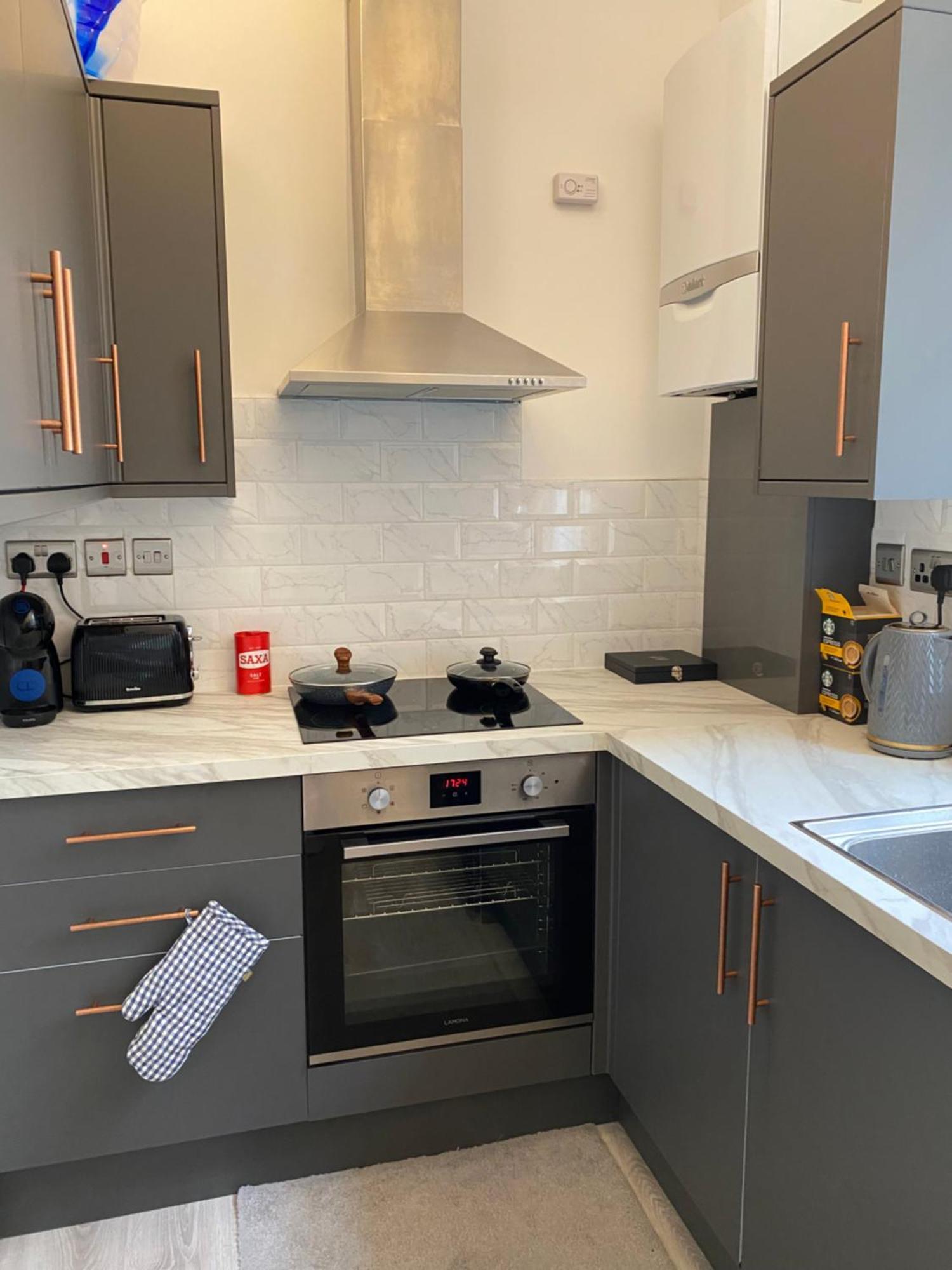 Bright & Modern Newly Refurb 2-Bed 2-Bath Whole Apartment Near Hyde Park & Kensington, Prime Paddington Location Zone 1 London Exterior photo