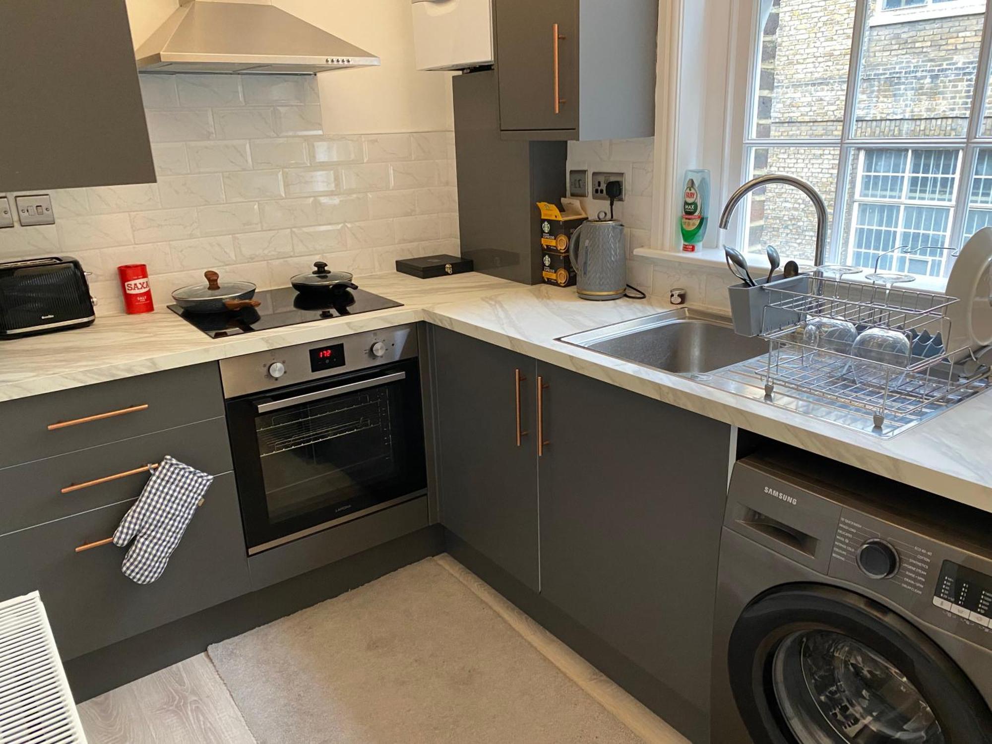 Bright & Modern Newly Refurb 2-Bed 2-Bath Whole Apartment Near Hyde Park & Kensington, Prime Paddington Location Zone 1 London Exterior photo